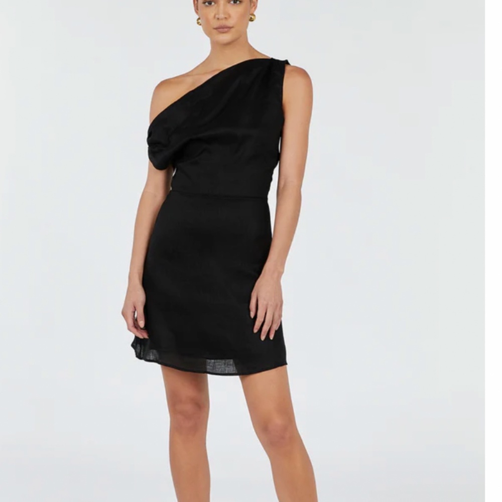 DISSH Black One-Shoulder Mini Dress